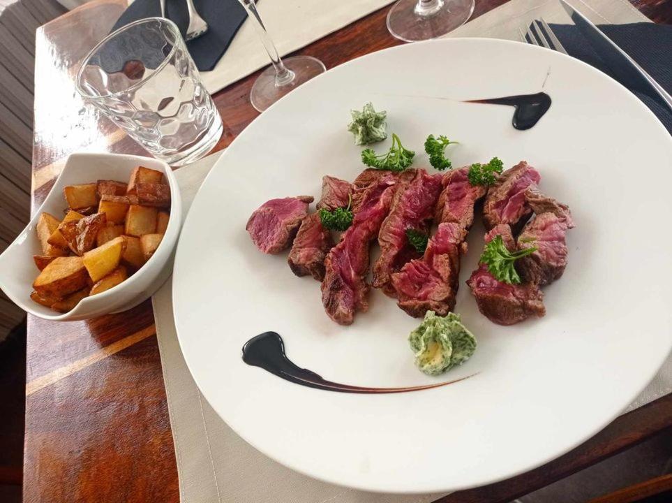 Hotel Les Fleurs Pontaubert Εξωτερικό φωτογραφία