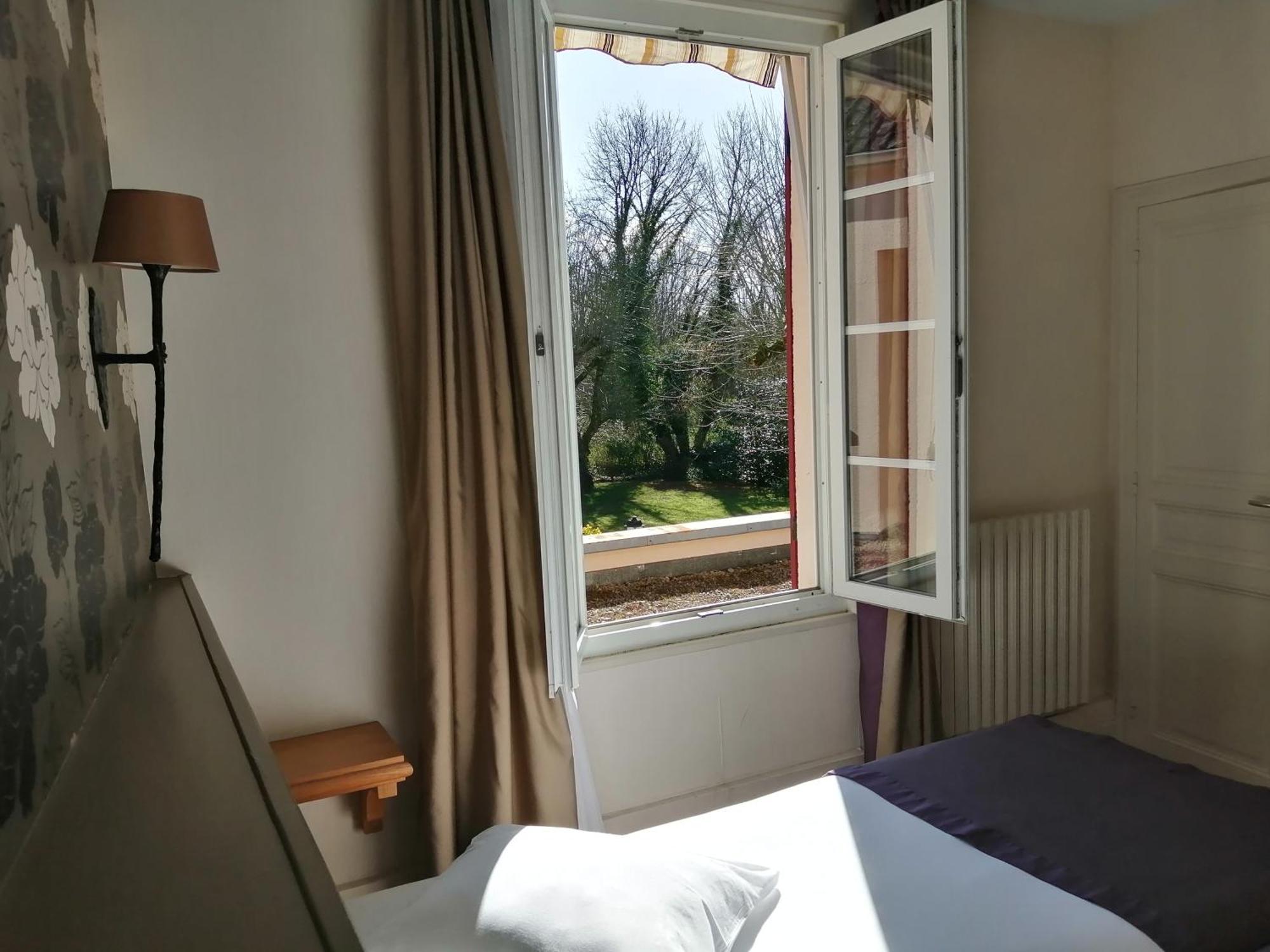 Hotel Les Fleurs Pontaubert Εξωτερικό φωτογραφία