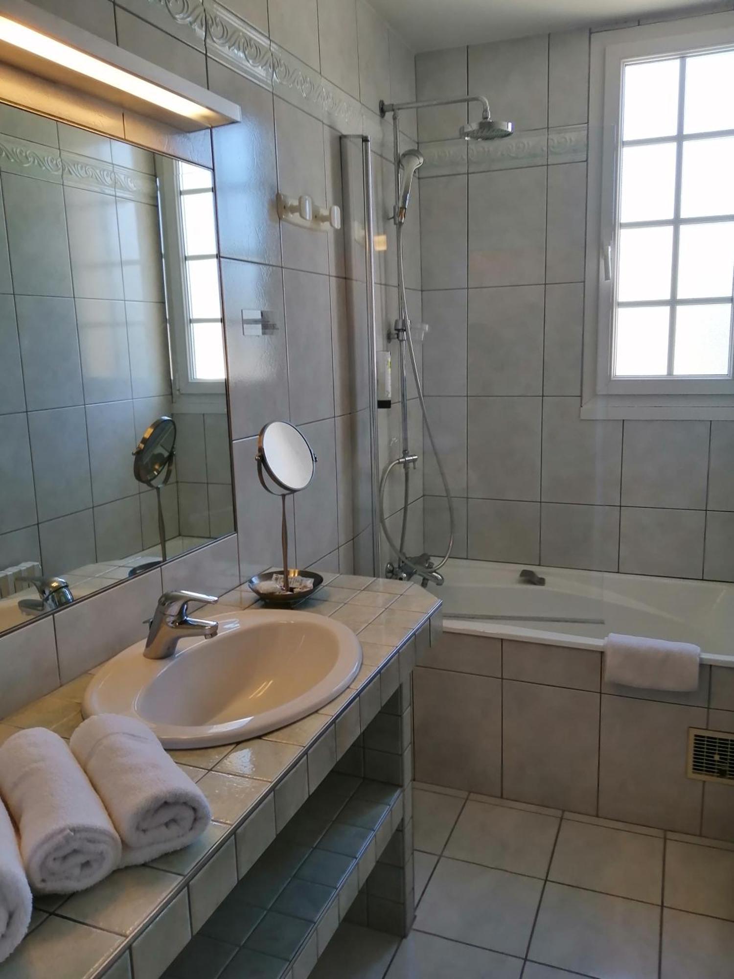 Hotel Les Fleurs Pontaubert Εξωτερικό φωτογραφία